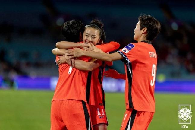'신상우호' 여자축구 아시안컵 4강행, 4회 연속 월드컵 본선행